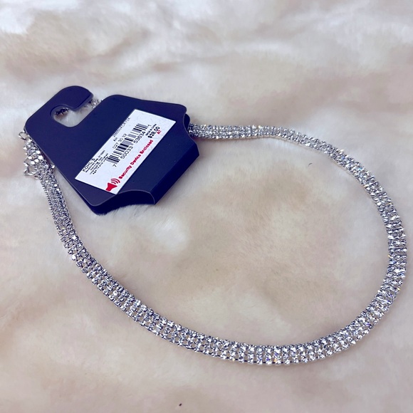 You re Invited Silver Tone Crystal Filigree Necklace NWT - Picture 5 of 5